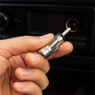 Adaptateur pour antenne autoradio | ConnectPro - carcockpit